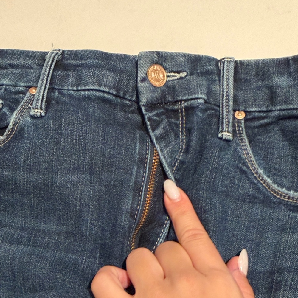 MOTHER High‎ Waisted Looker Ankle Fray Jeans  Distressed Size 27 close to edge - Picture 6 of 8